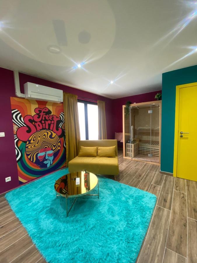 Capsule Groovy-Jacuzzi-Sauna-Billard-Netflix- Nintendo Switch & Jeux Монс Екстериор снимка